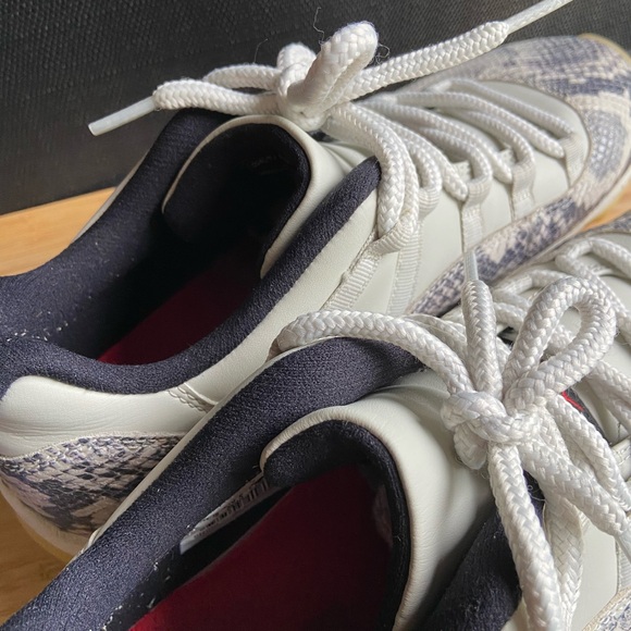 Air Jordan 11 Retro Low Snake Light Bone Snakeskin Men's Size 11.5  CD6846 - Picture 3 of 6